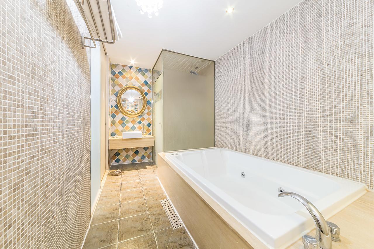 Danube Hotel 水原市 外观 照片